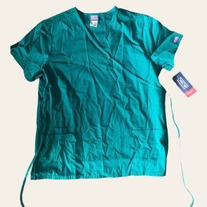 Cherokee Workwear size Large Scrub Top in Hunter Green